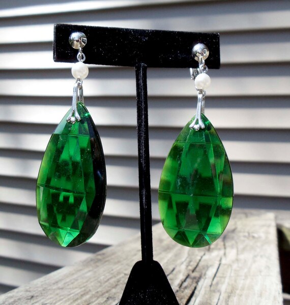 Vintage Emerald Crystal Pearl Earring