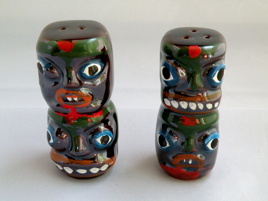 SALE 20% Off  Vintage Totem Pole Salt and Pepper Shakers from the '60s  Was 7.00 Now 5.60