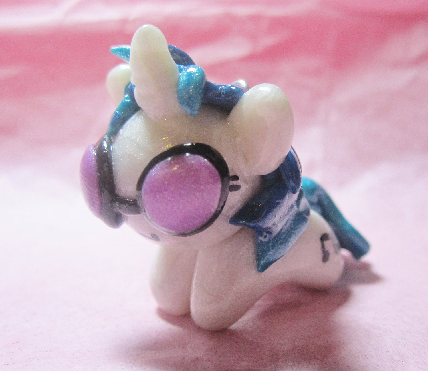 My Little Pony: Friendship is Magic Hand Sculpted DJ Pon-3 Charm with Free Attachment