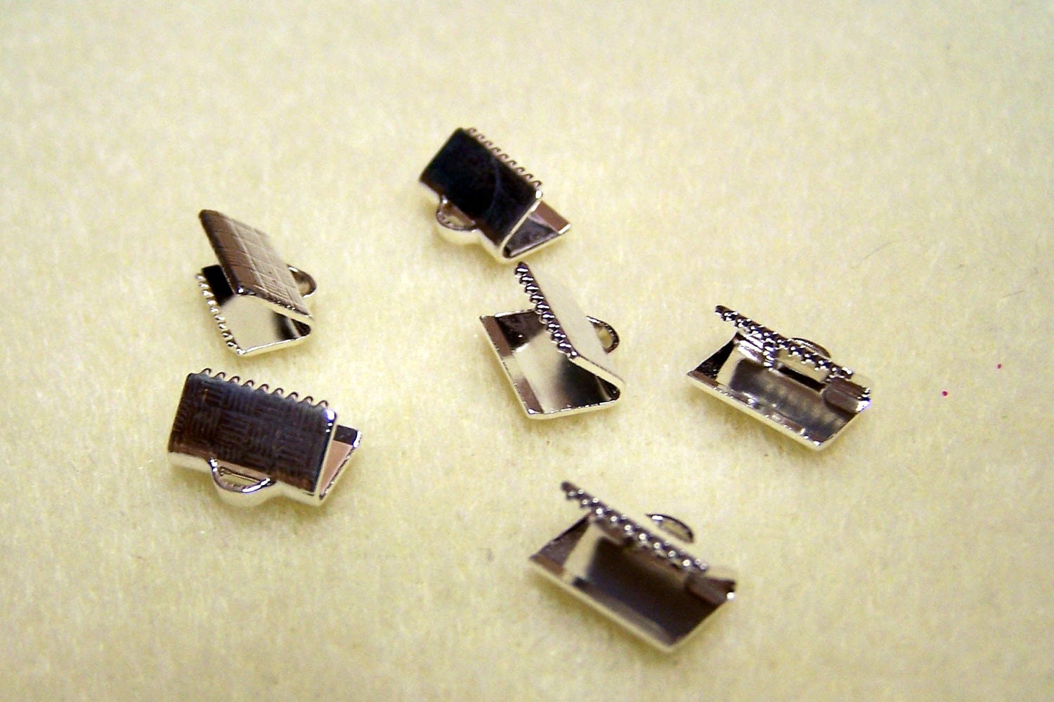 DESTASH - Ribbon Ends