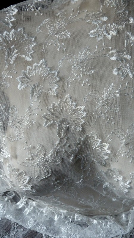SALE Creme Lace Embroidered for Bridal Gowns a la BHLDN, Regency Costumes,  Ruffles, Skirts, Home Decor