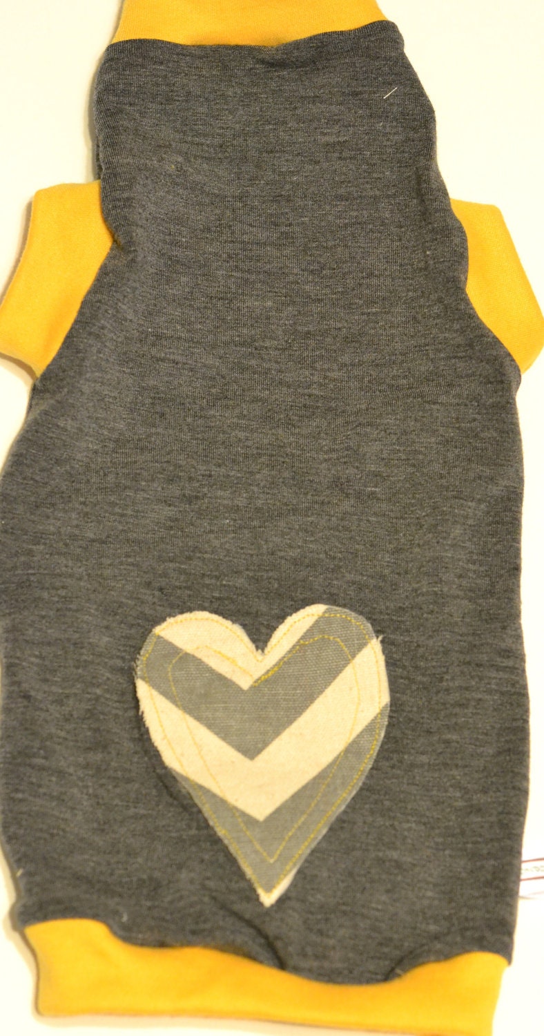 gray cat t shirt with chevron stripe heart detail