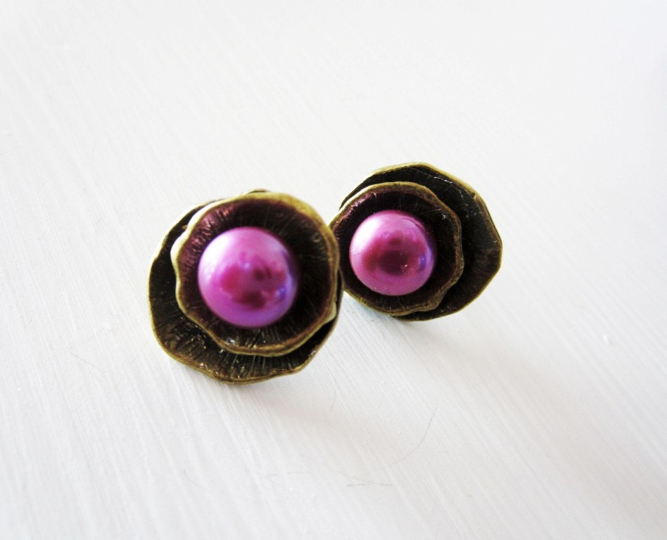 Violet pearl earrings.  Lotus leaf bronze earrings.  Stud post style.