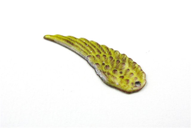 Enameled Single Wing / Yellow enamel Lot 2