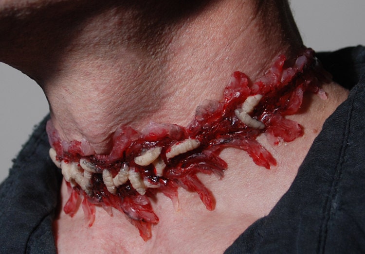 Halloween Jewelry-Horror  Necklace - Zombie  Jewelry - Slit Throat  - Zombie costume Necklace with worms