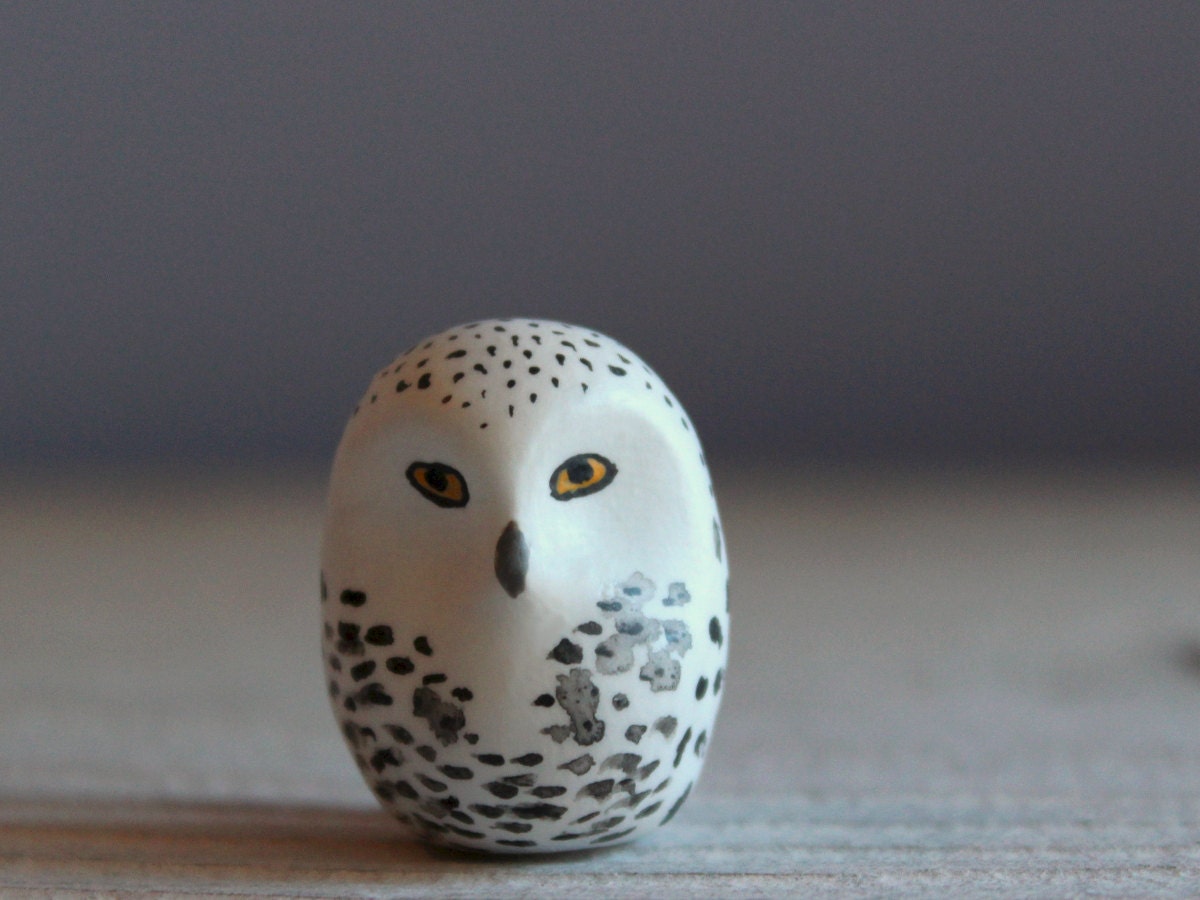 Snowy Owl pocket totem figurine