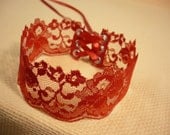 Simple, Romantic Lace Choker in Red, Textile Jewelry , Flamenco Gothic Victorian, Candy Necklace with Corset Closure, Baroque Neck Piece