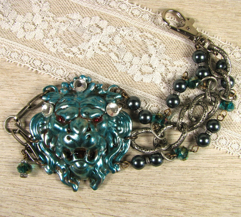 Lion Head Bracelet "Brave Heart"