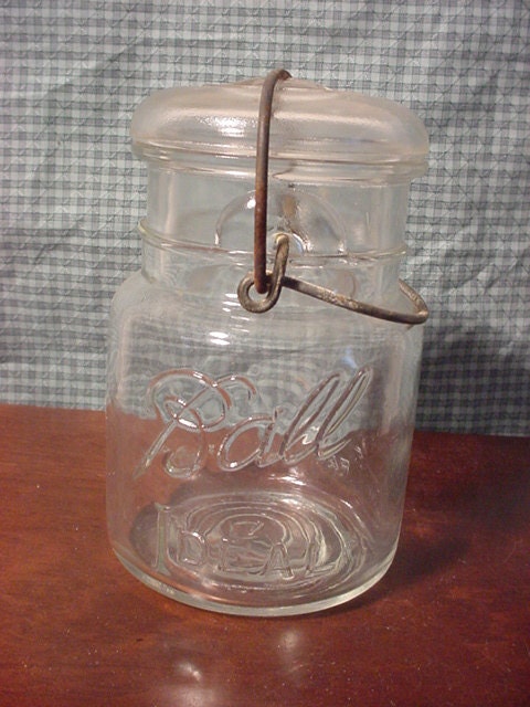 Ball Ideal Pint Canning Jar with Wire Bail and Glass Lid Pat d july 14 1903