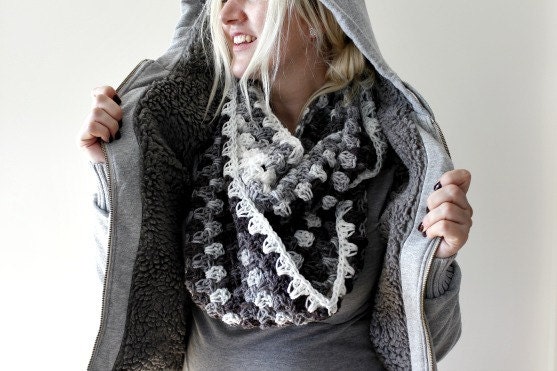 Chunky Infinity Scarf- Grey White
