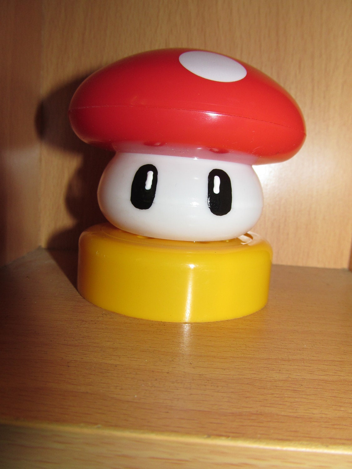 Super Mario Brothers RED Power up Mushroom SMALL Touch Lamp Night Light - nes Retro Video Game Geek Housewares