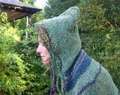 Handknitted hooded cape in Irish tweed yarn: Into the Woods