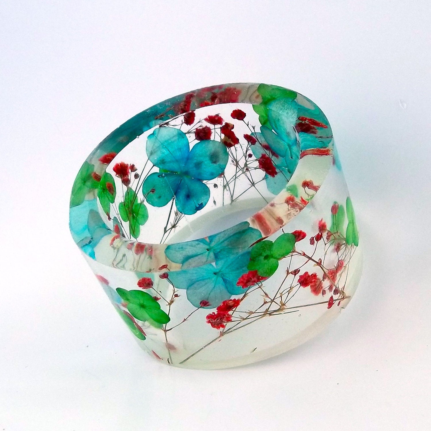 Size S or  XS  Botanical Resin Bangle. Petite Contemporary Resin Bracelet.   Blue, Red and Green Baby's Breath & Hydrangea
