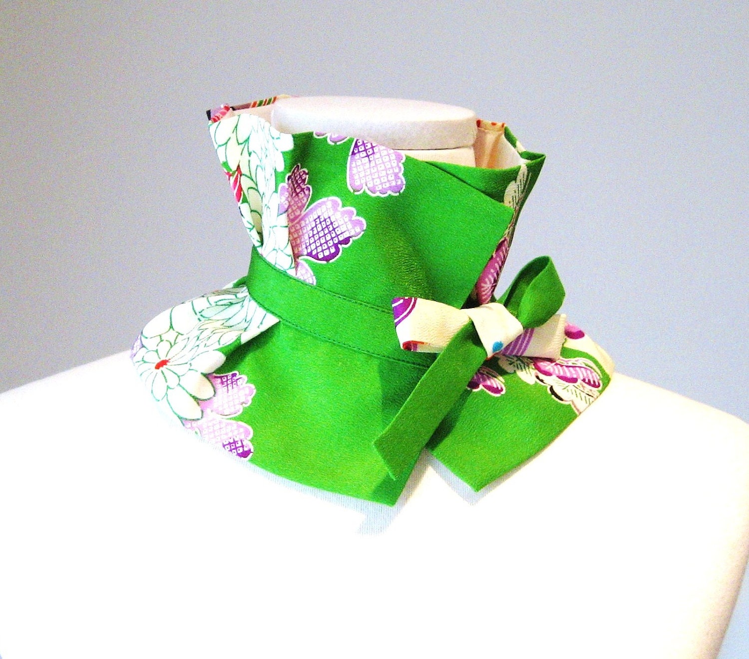 Vintage KIMONO Scarf collar green spring floral forest white red purple size free Ready to ship