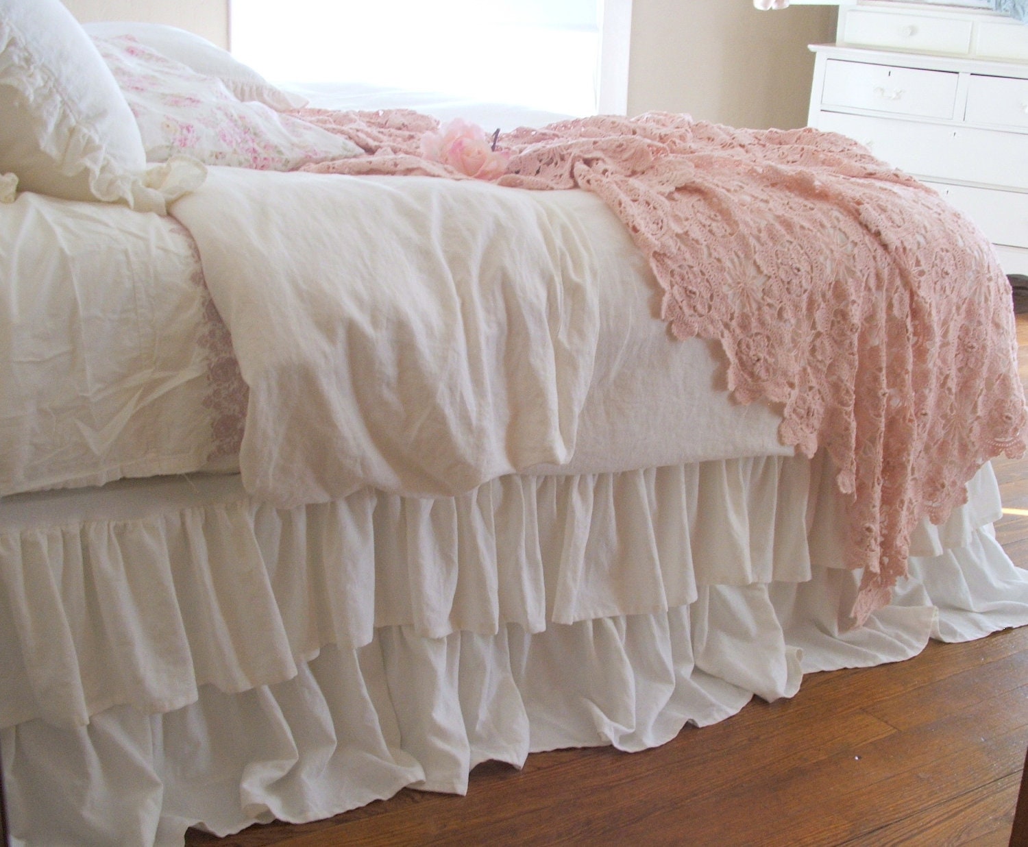 Queen Size Ruffled Bed Skirt