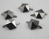 5 pcs. Gunmetal Diamond shape studs. WYGun1817