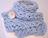 Chunky Knit Scarf in Pale Blue Cockatoo With Ecru Cream Button
