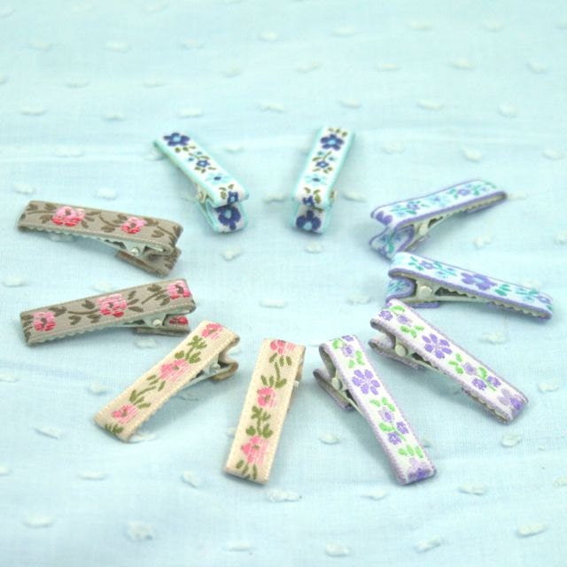 10 flower clips