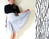 SALE // vintage 1980s Party Dress // Black and White // Abstract Print // Puff Shoulder // S/M