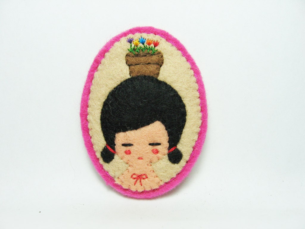 A florist miss felt brooch