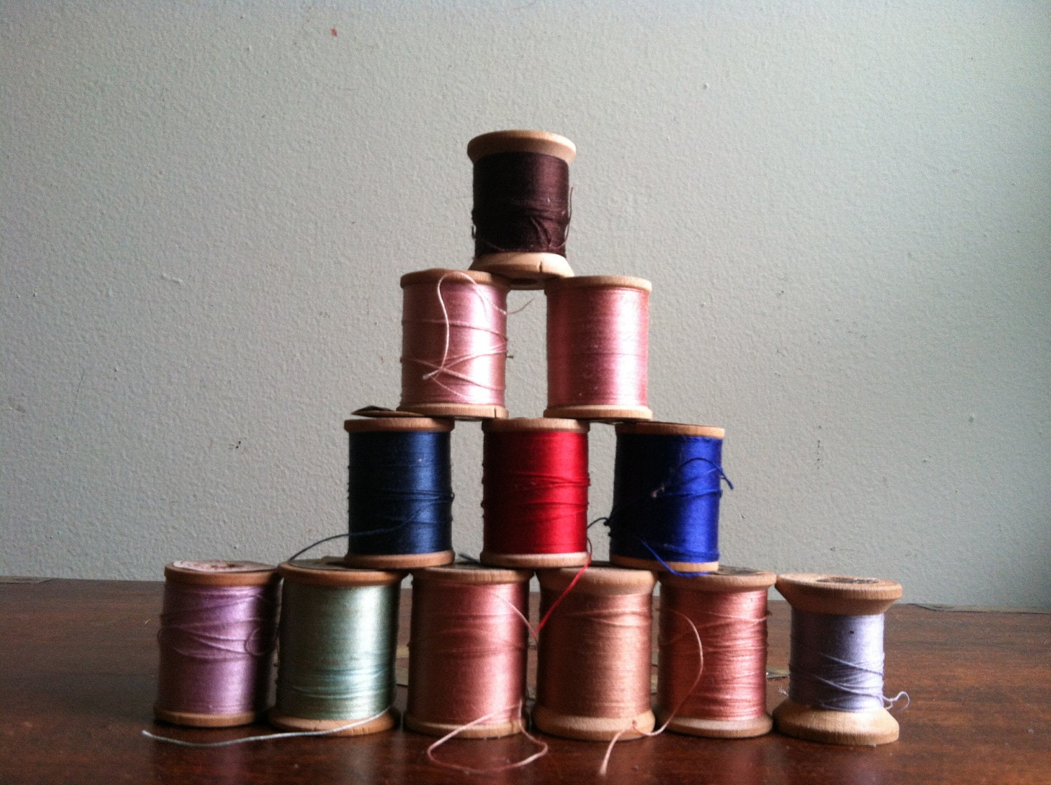 Vintage Set of 12 Spools of Thread