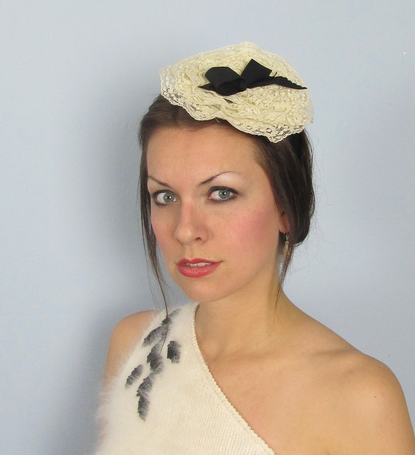 Vintage 1940's Ivory Lace Topper Hat /// Black & White Headband Tilt Hat
