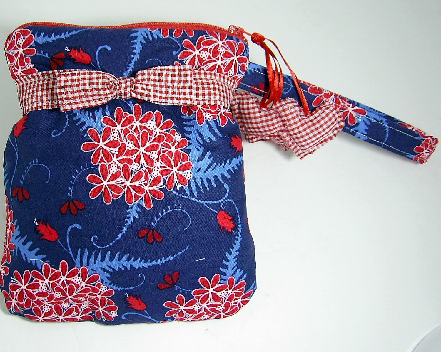 Wristlet Purse Bag Pouch Red and Blue Floral