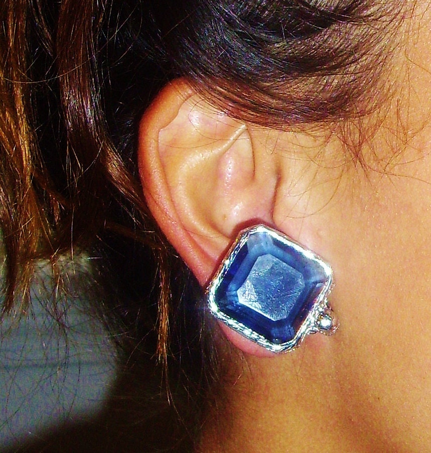 Vintage Signed Kramer LARGE Saphire Blue Clipon High Fashion Earrings