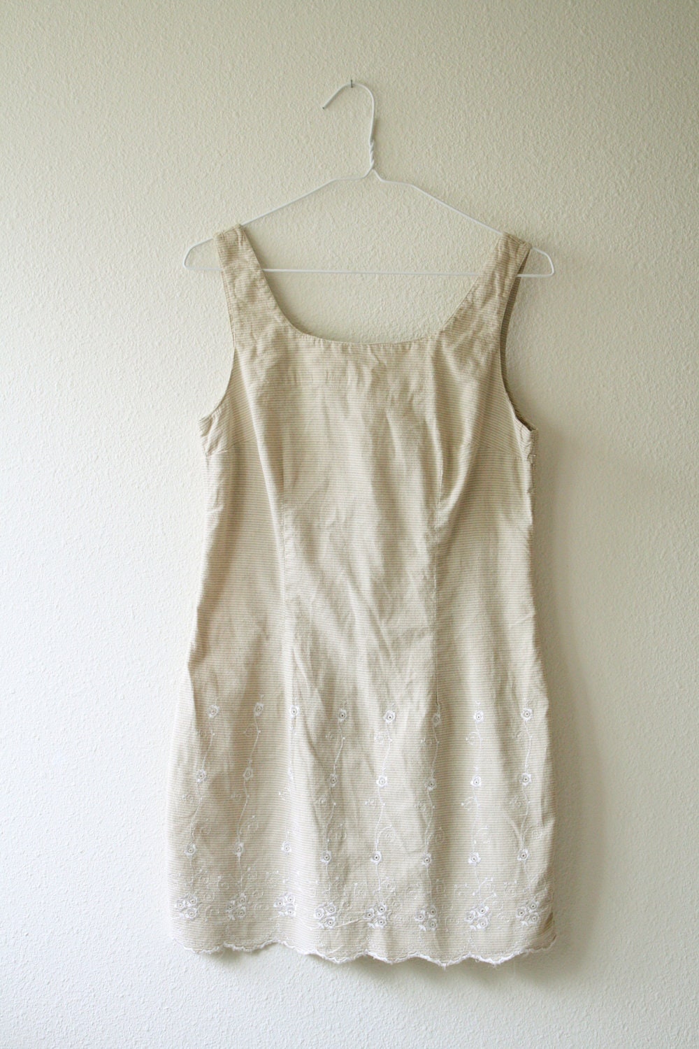 AUTUMN SALE vintage sweet light brown dress