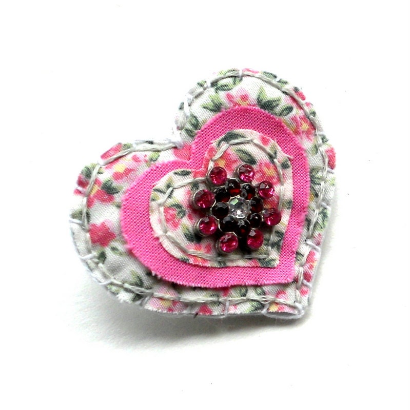 Fabric felt brooch heart shaped jewelry jewellery uk seller Pink Bling