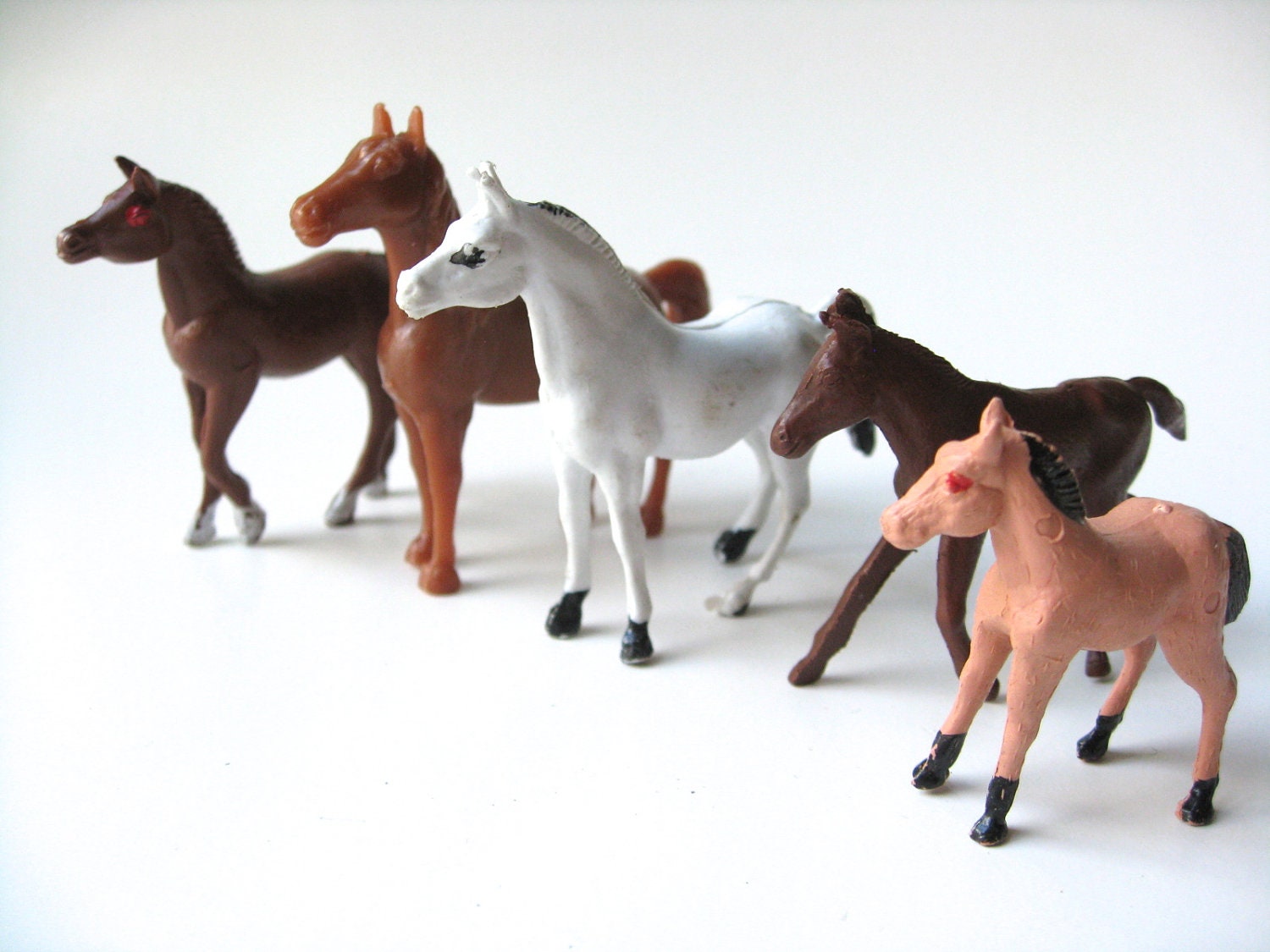 Vintage Horse Plastic Figurine Farm Animals - TPBVintage
