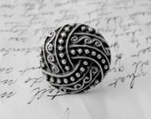 Sterling silver ring with filigree pattern. Reproduction of a vintage button. Antique jewell look