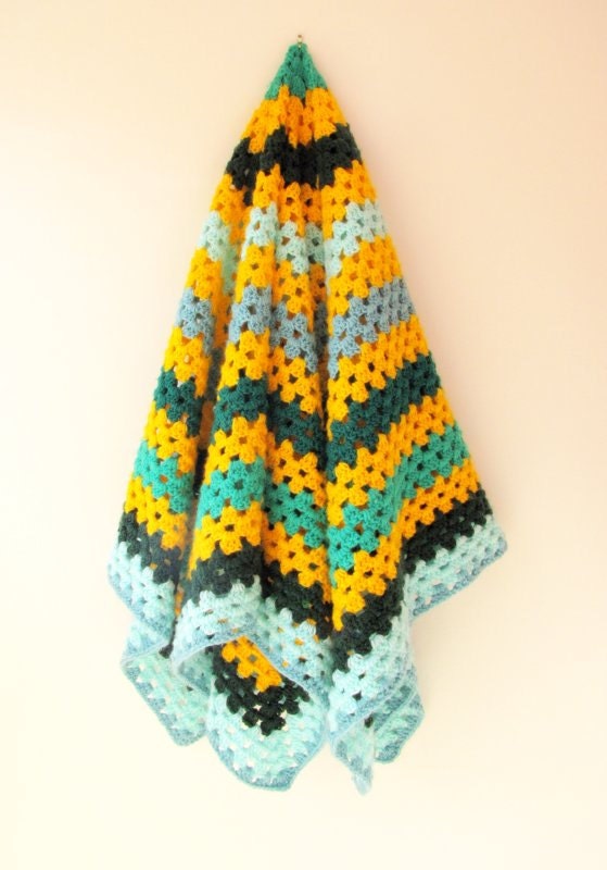 Vintage Crocheted Afghan Granny Square Blanket No.18