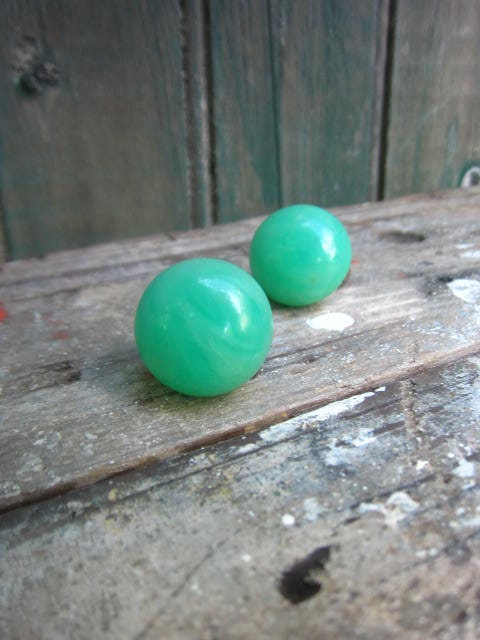 1960s Button Earrings - Green Marble Swirl Lucite