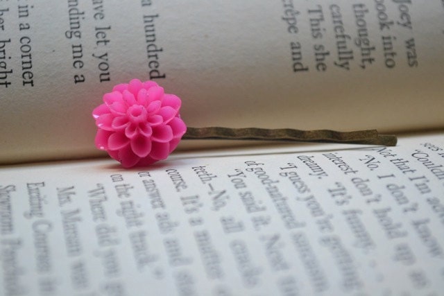 Paris Pink Mum Bobby Pin