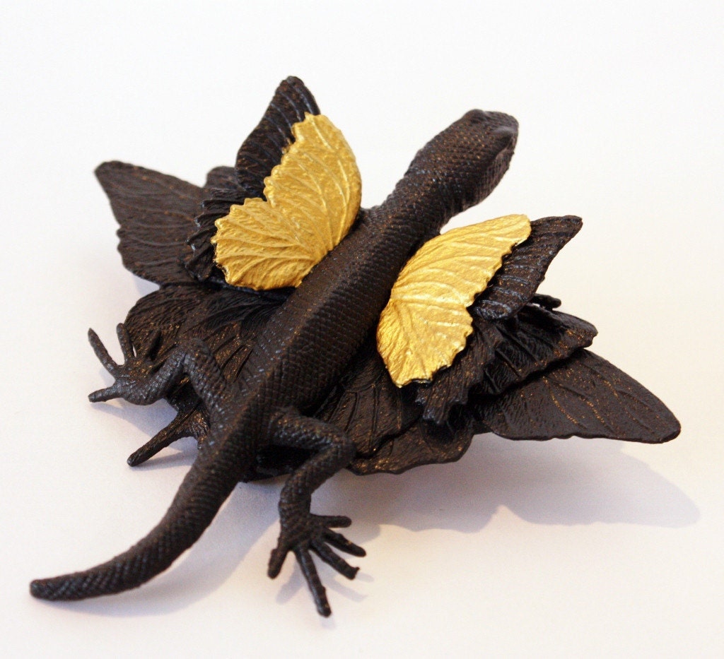 Gold Lizard Brooch