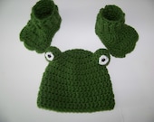 Froggy Hat and Webbed Booties