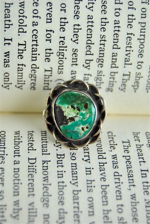 vintage ring, 1970's Native American sterling silver and green TURQUOISE large cabochon ring, size 6.5 - 7