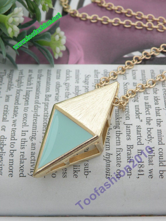 Pretty retro gold 3d arrow with blue triangle necklace pendant jewelry punk style