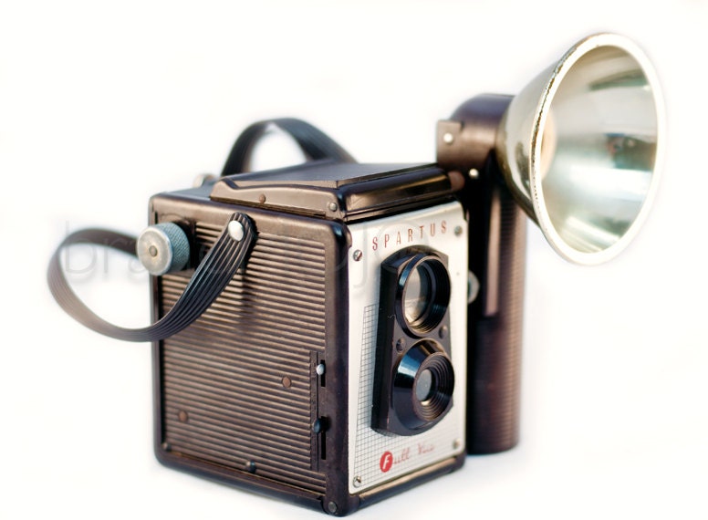 Vintage Spartus Full Vue Twin Lens Reflex camera with flash bulb attachment - TLR decor 120 film format 1950s mid century decor