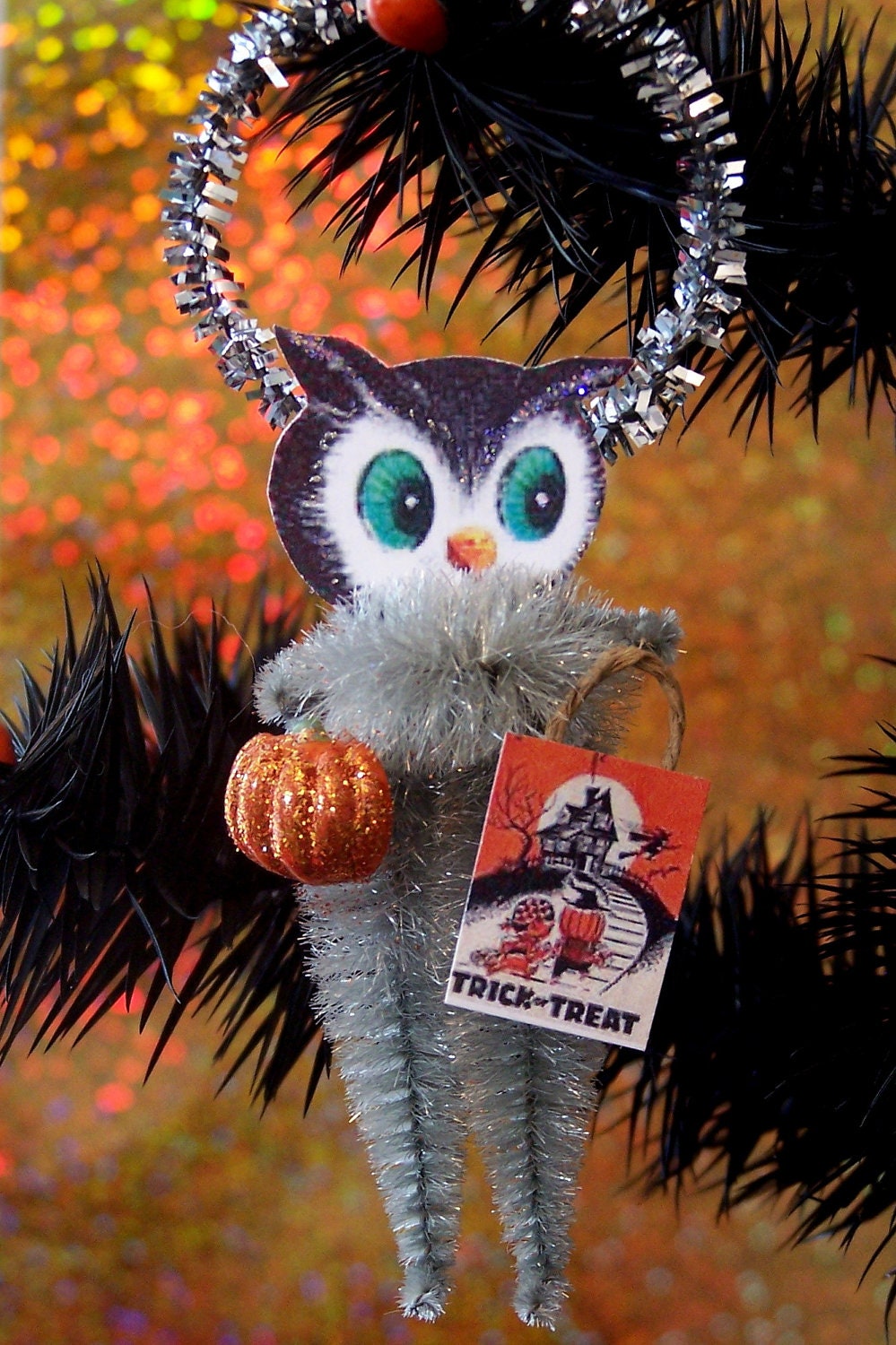 Trick or Treat Owl Retro Halloween Decoration Ornament