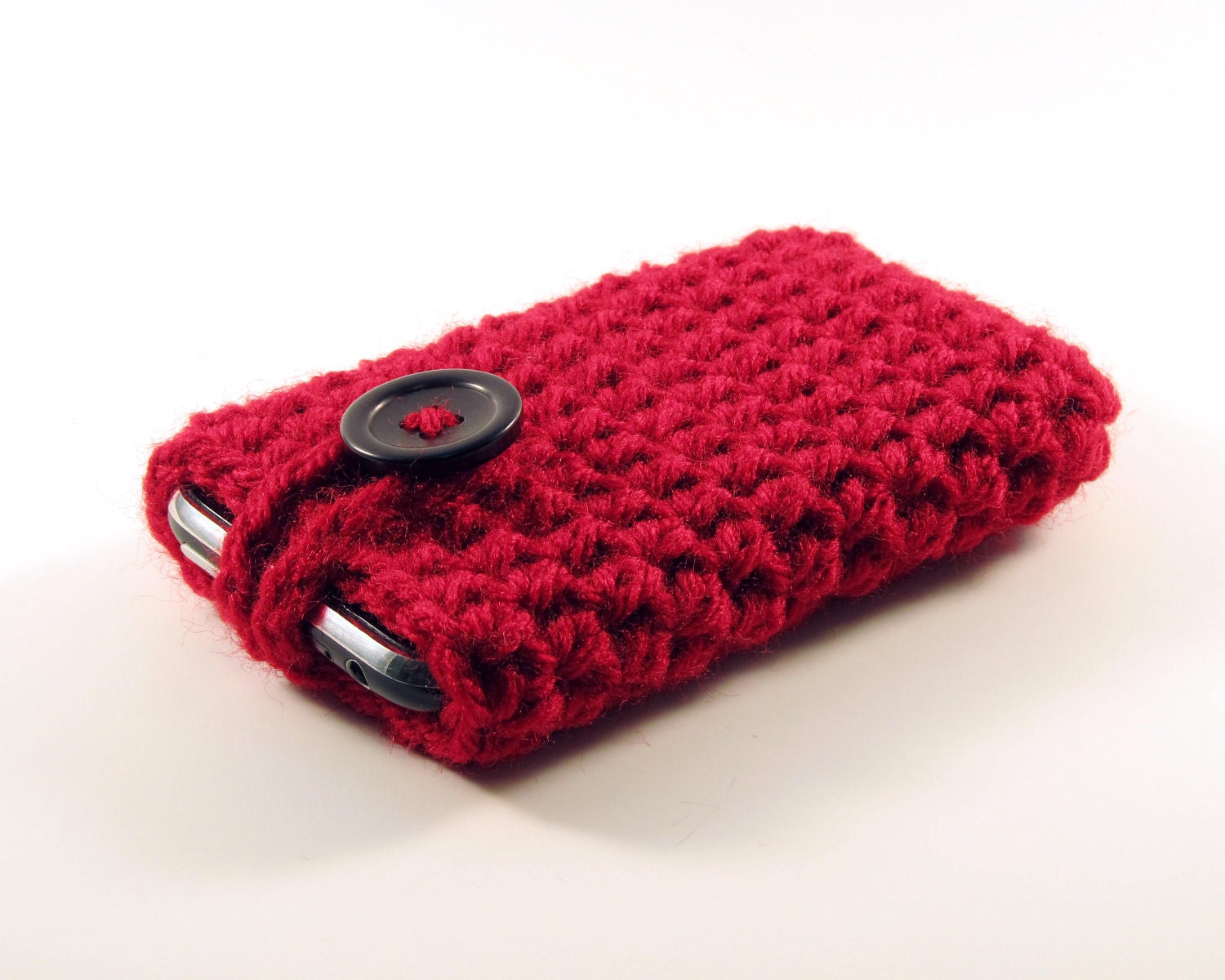 Crocheted iPod / iPhone / MP3 Player / Mobile Phone Cozy in Cranberry