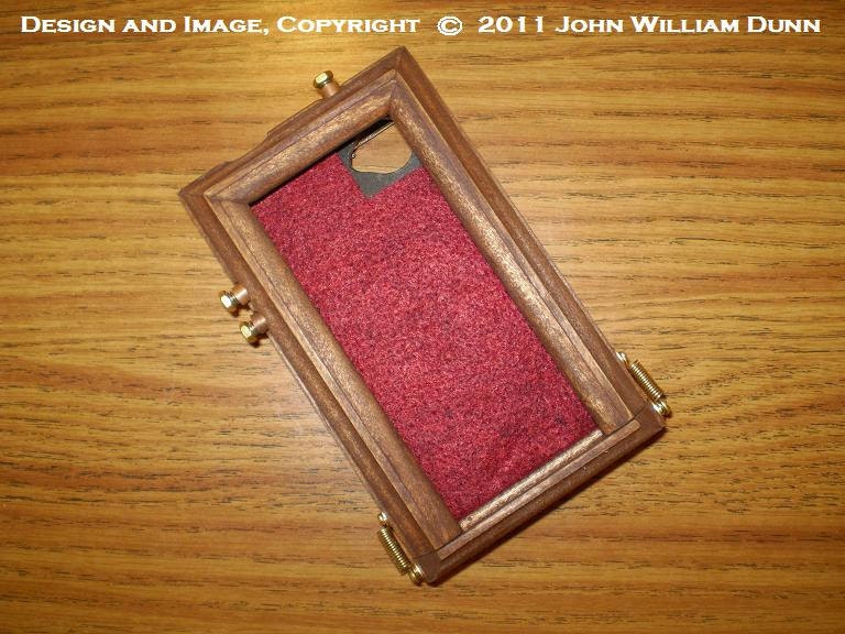 Steampunk Case for the Apple iPhone (R) 4 / 4s: The "iCog Dione" (tm) "Boilerplate Mk. II" Edition