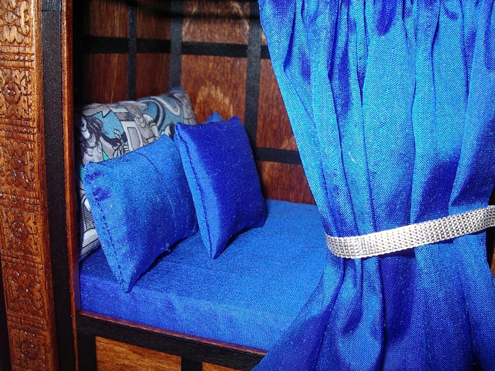 Medieval Cupboard Bed, Dollhouse Miniature 1/12 Scale