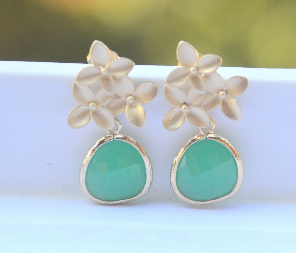 Palace Green Teardrop and Gold Earrings.  Green Glass and Gold Cherry Blossom Flower Post Drop Earrings.  Wedding Jewelry. Bridesmaid Gifts.