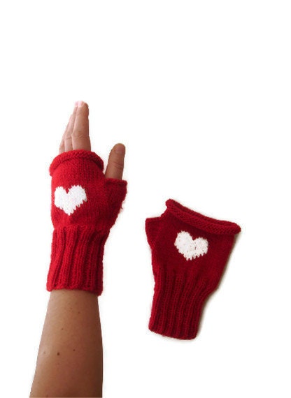 Valentines Day / Knitting Fingerless Gloves. Fashion 2013. Girls Women. . Love. Red. Heart. Winter collection. Etsyxo - gloveshop