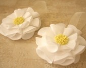 White  Magnetic Tie Backs Fabic Flowers