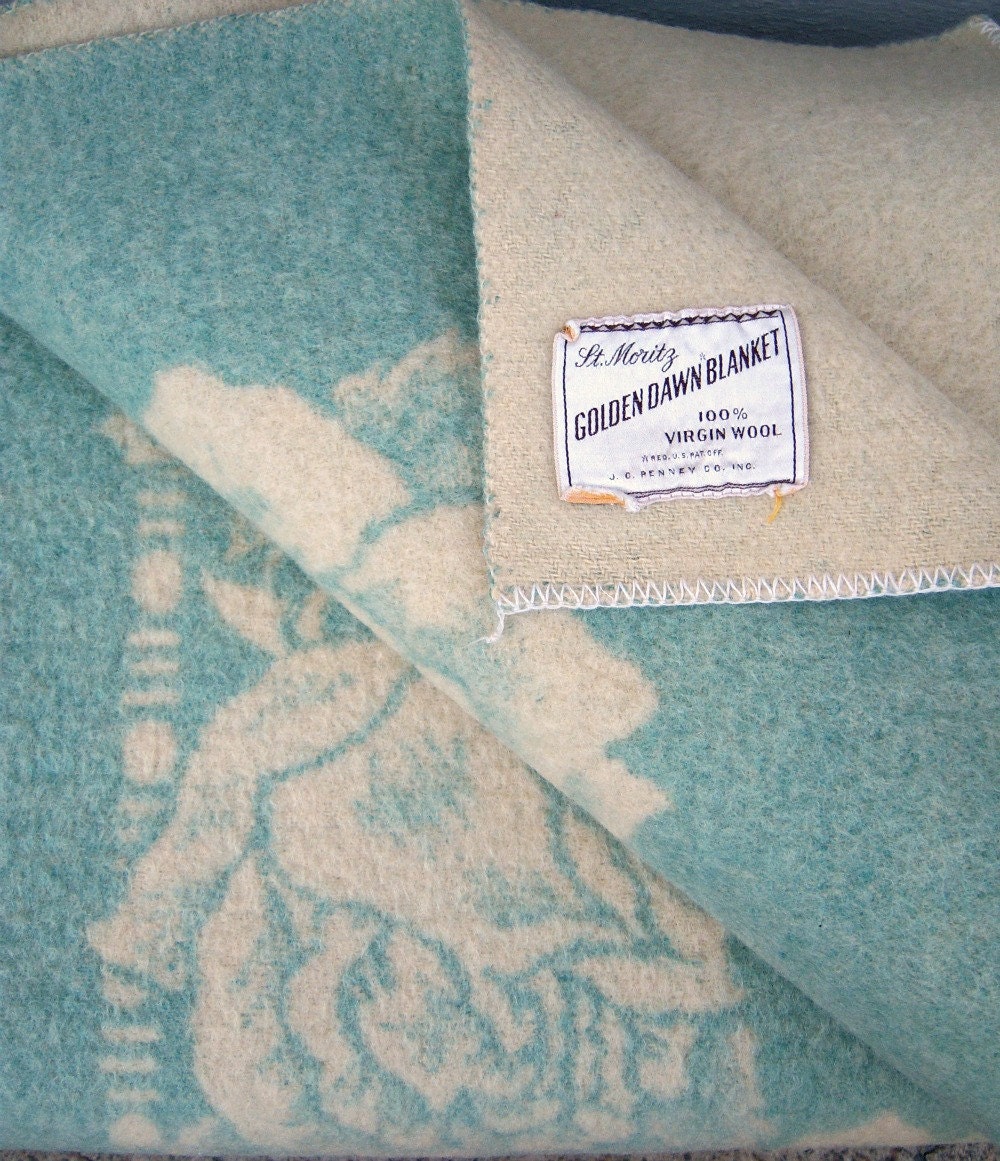 Vintage roses wool blanket // JC Penney Golden Dawn // sea foam green ivory // 1950s - scoutandrescue