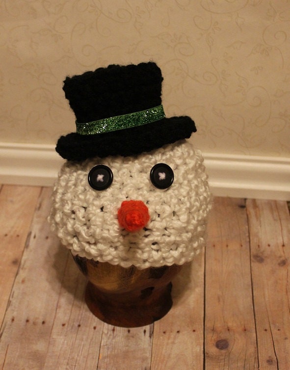 Christmas SUPER SALE Snowman beanie GREAT photo prop or gift  Sizes nb, 1-3mos, 3-6mos Choose hat strip color: red, green, gold, white