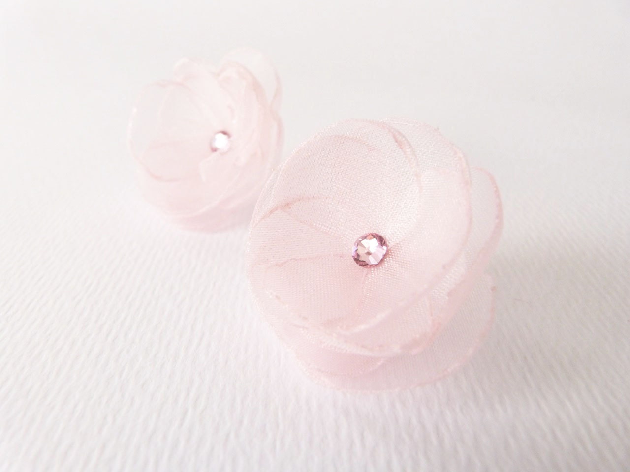 Pale pink flower earrings Organza & Swarovski LIMITED EDITION by Jye, Hand-made in France